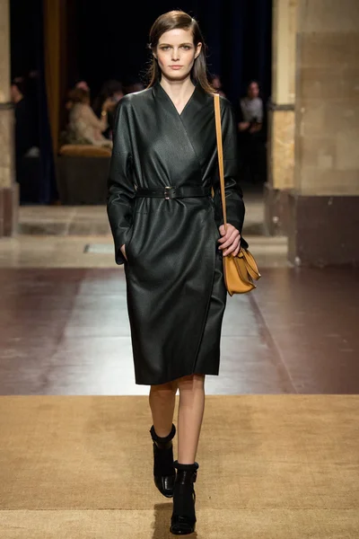Look 19